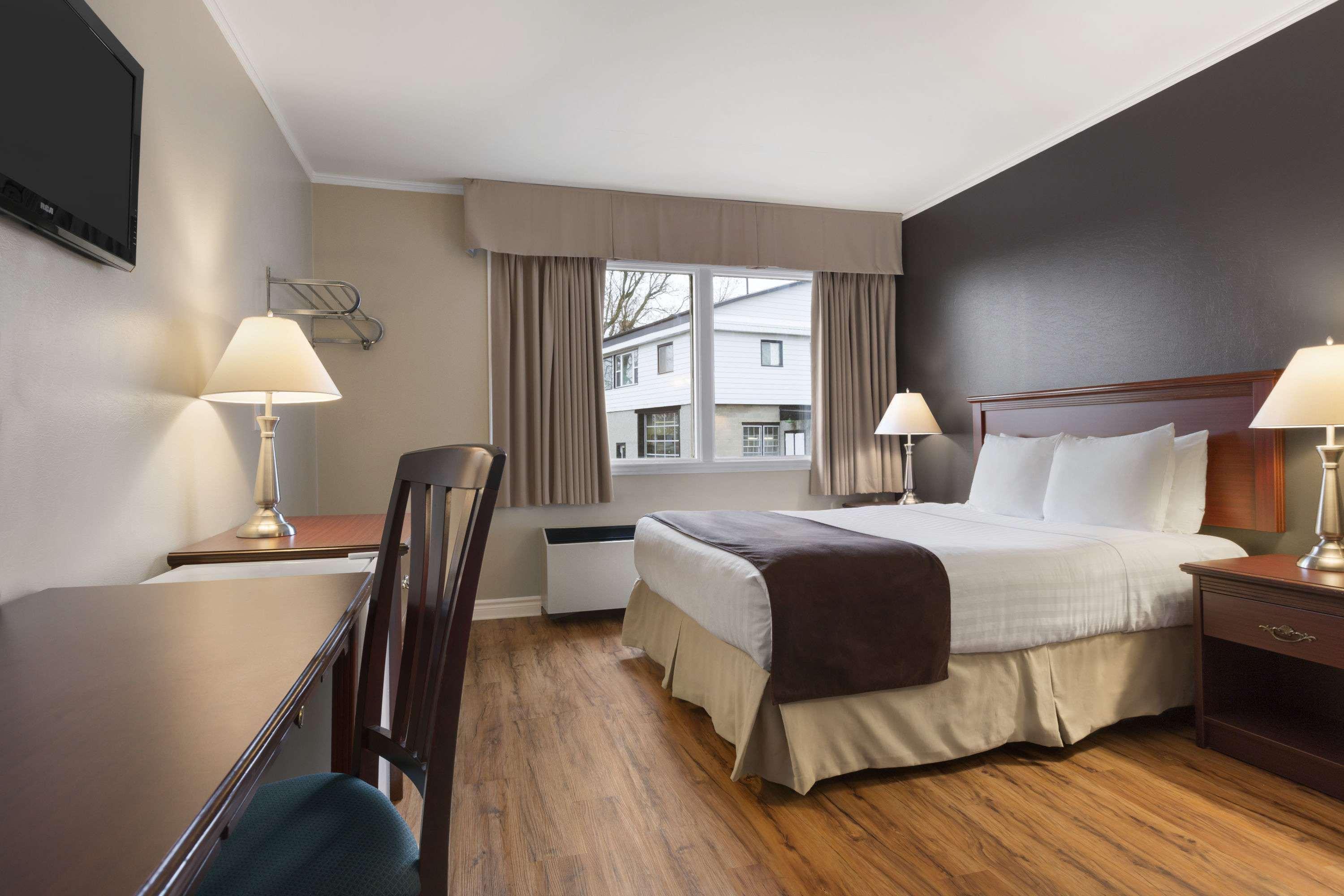 Days Inn By Wyndham Brockville Εξωτερικό φωτογραφία
