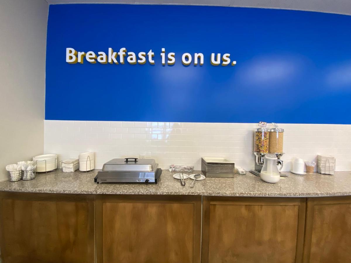 Days Inn By Wyndham Brockville Εξωτερικό φωτογραφία